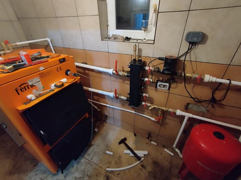 Camera tehnica cu distribuitor si echipamente
